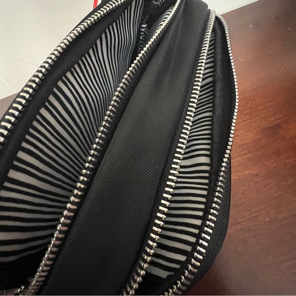 Brighton Love crossbody bag black white red hearts NWOT - Picture 11 of 11